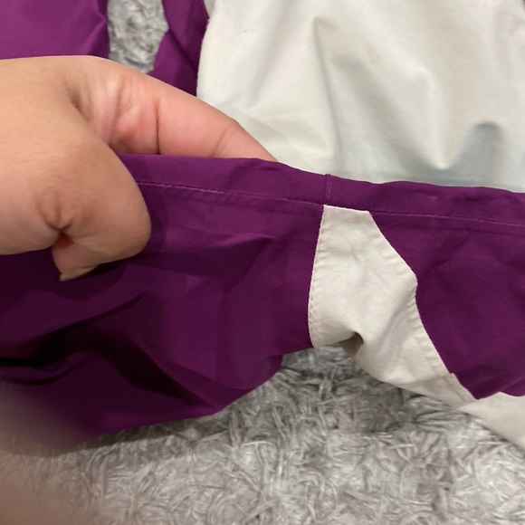 The Northface Girls Ski/Winter Jacket (SIze:18 XL) - Picture 13 of 15